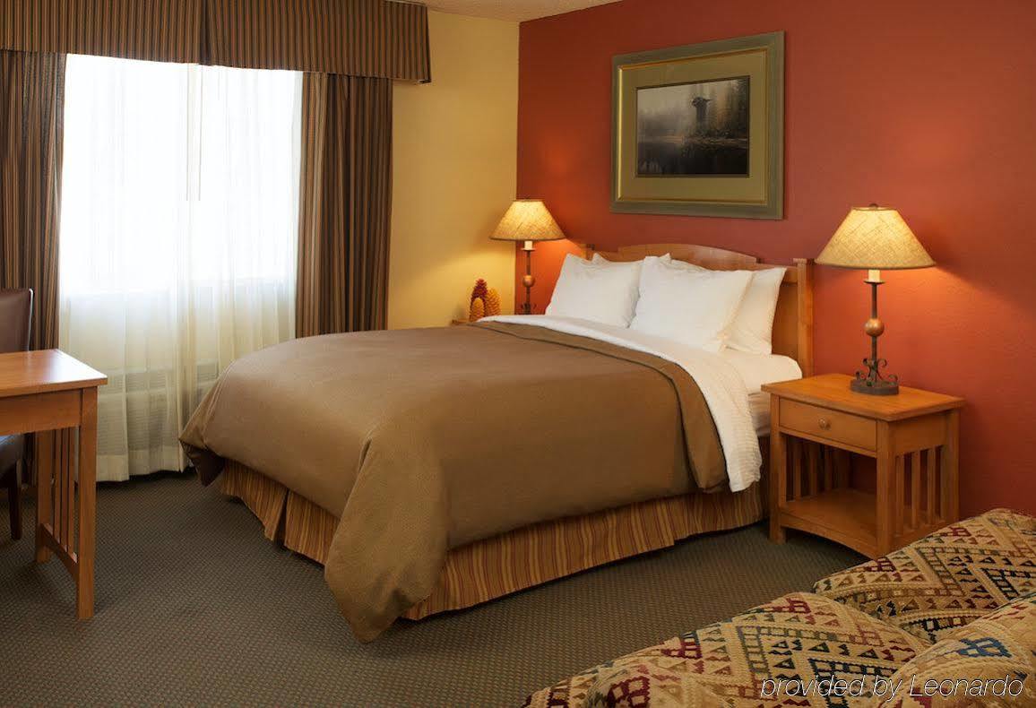 Best Western Plus Truckee-Tahoe Hotel Room photo